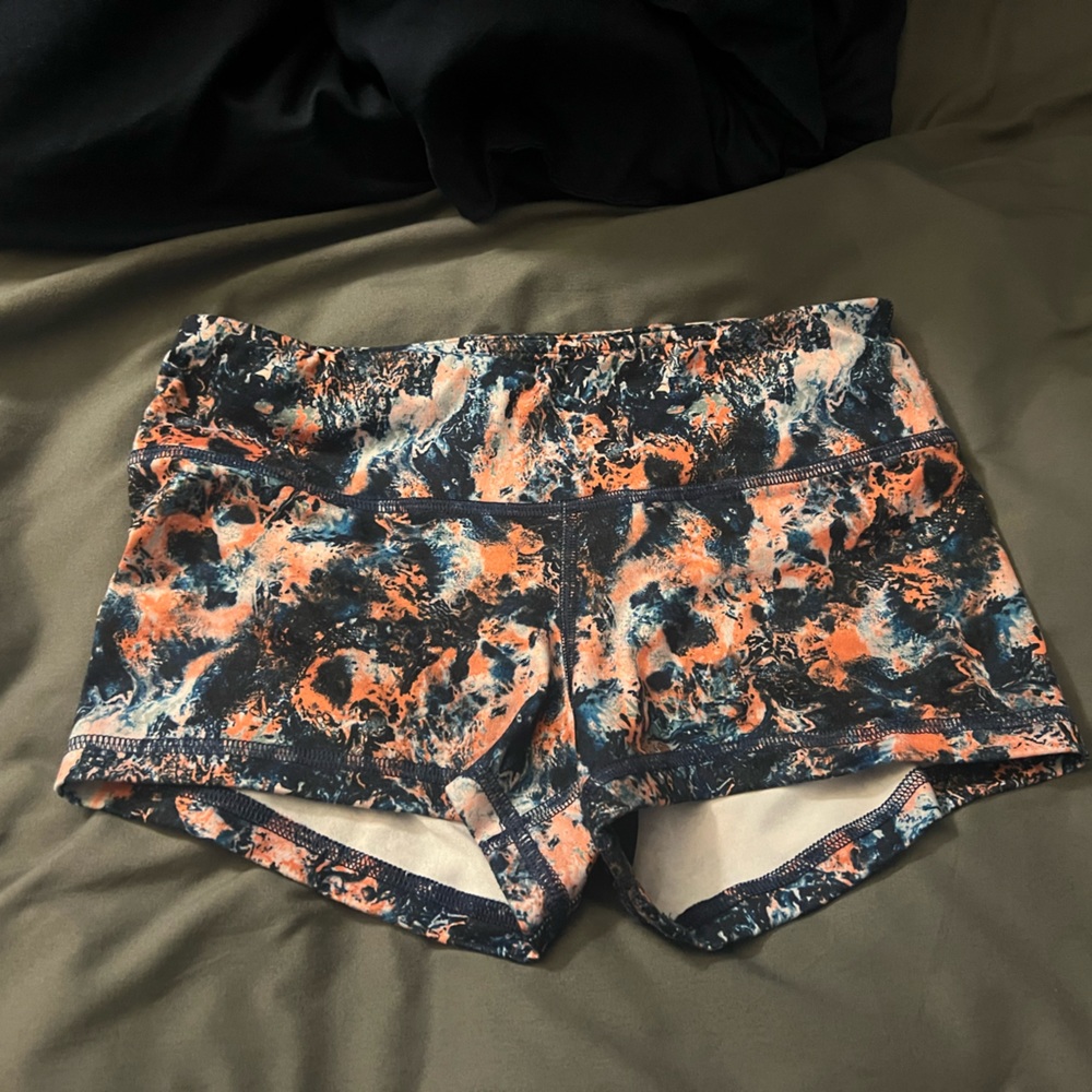 Fleo booty shorts. Small